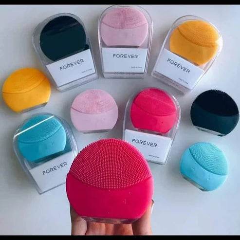 FOREVER - Electric Silicone Facial Cleansing Brush - The Gadgez